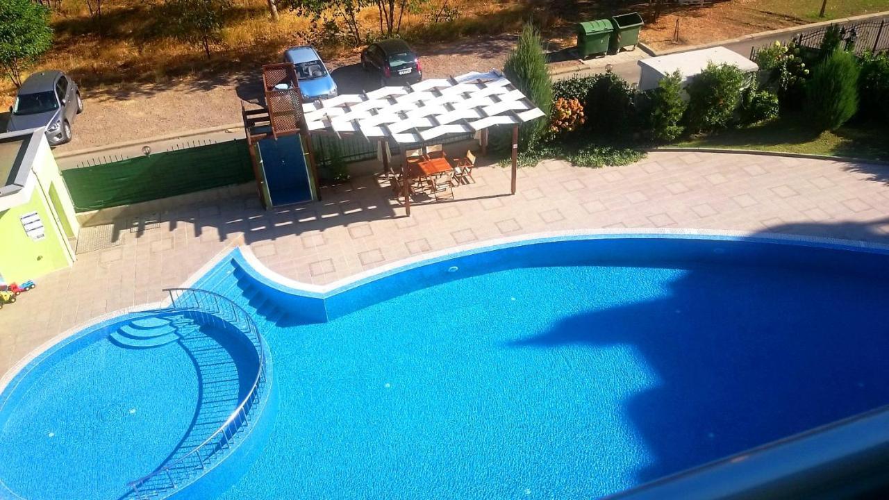 Family Apartments In Solmarin Slăntjev Brjag Exteriör bild