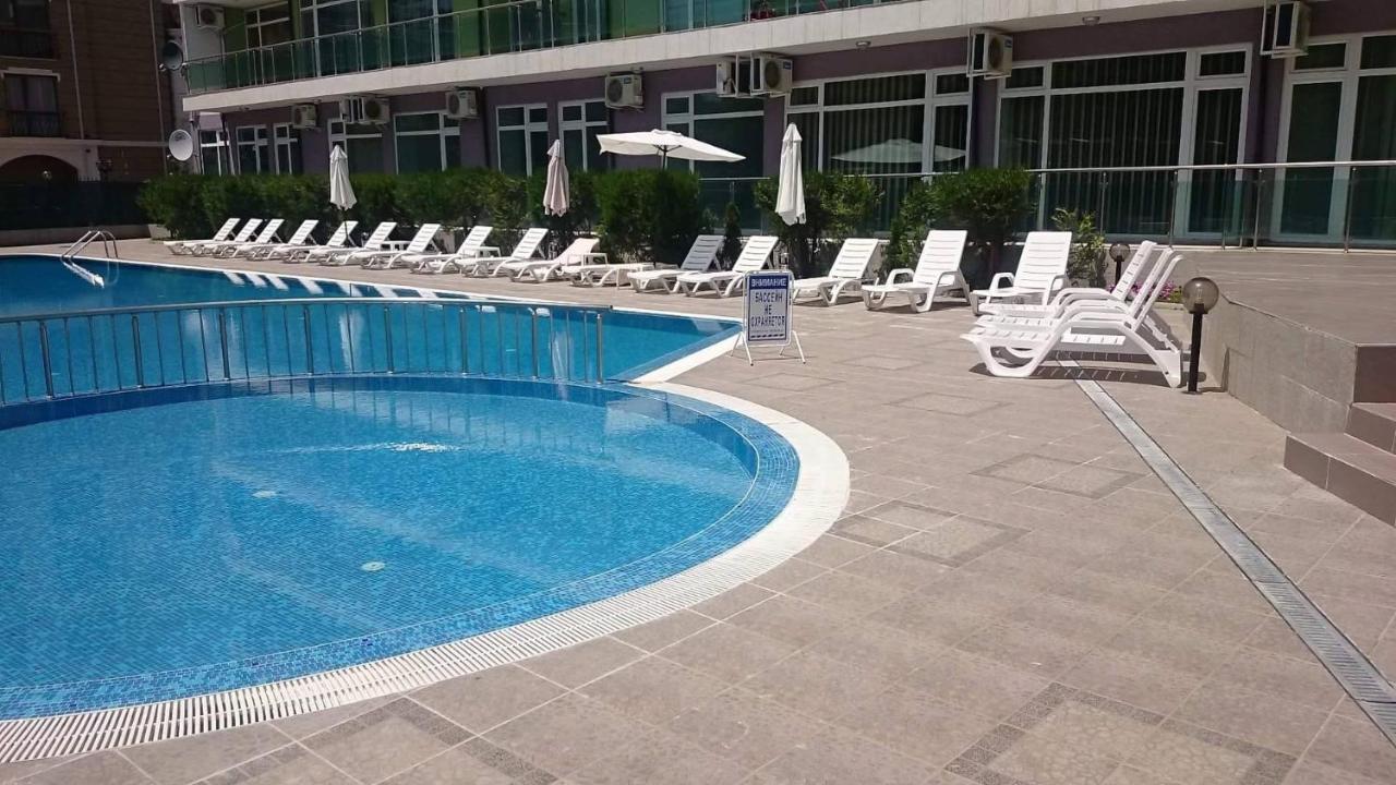 Family Apartments In Solmarin Slăntjev Brjag Exteriör bild