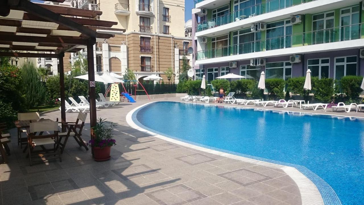 Family Apartments In Solmarin Slăntjev Brjag Exteriör bild
