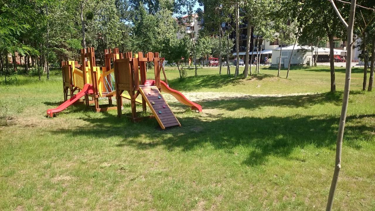 Family Apartments In Solmarin Slăntjev Brjag Exteriör bild