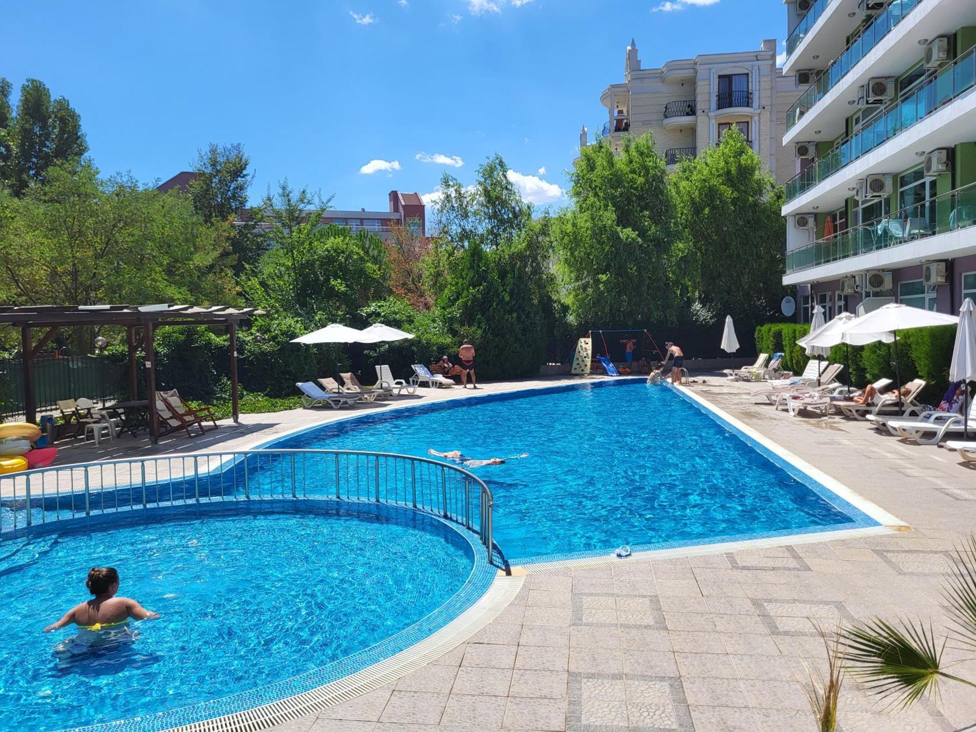 Family Apartments In Solmarin Slăntjev Brjag Exteriör bild