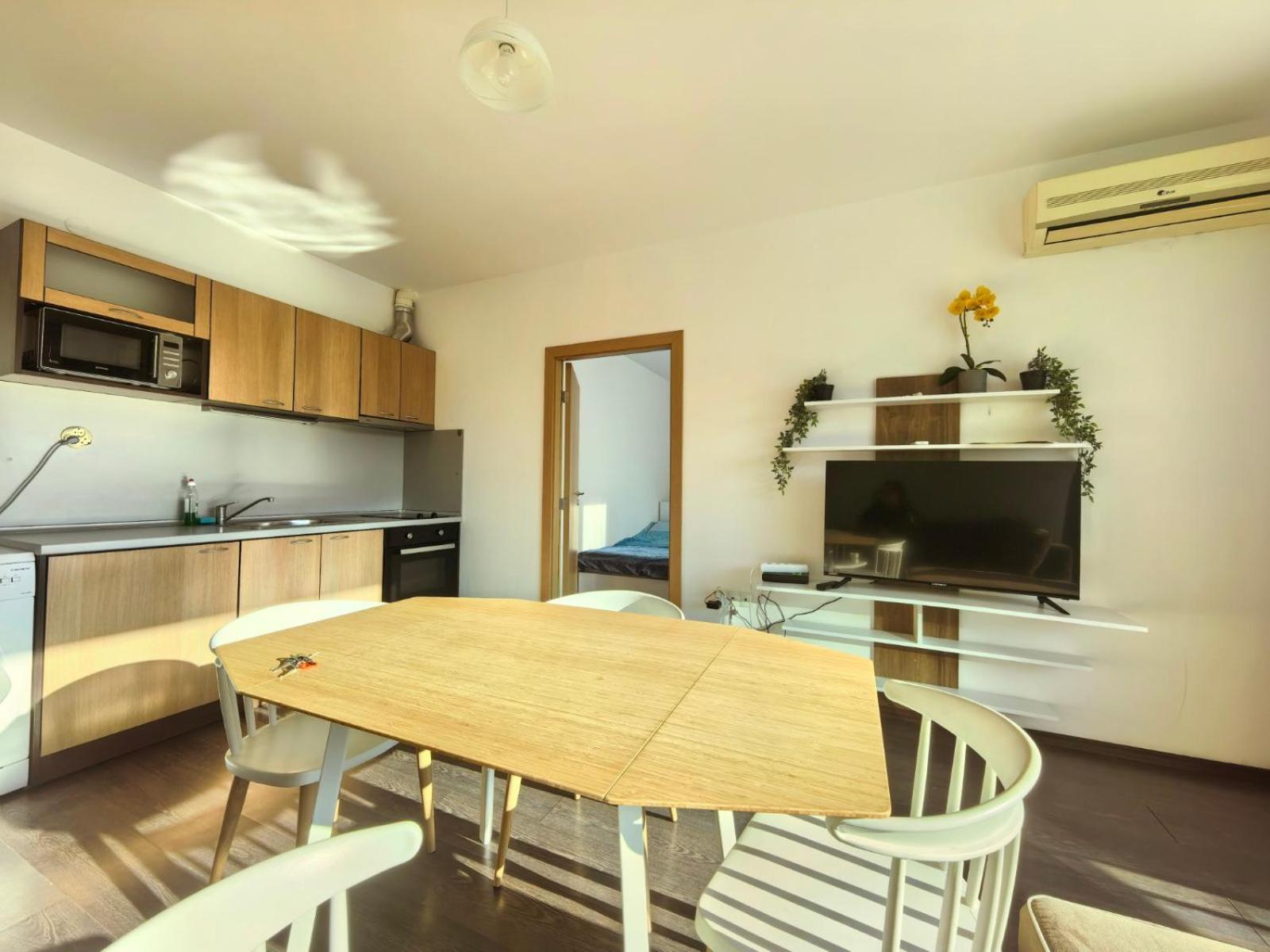 Family Apartments In Solmarin Slăntjev Brjag Exteriör bild